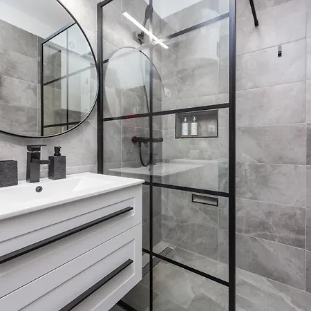 12 O'clock Daire Zadar