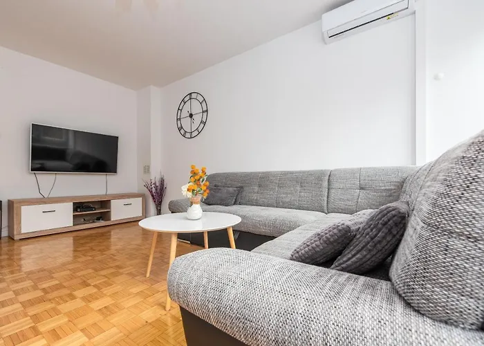 12 O'clock Apartamento
