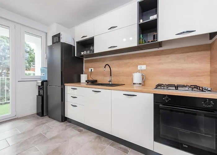 12 O'clock Задар