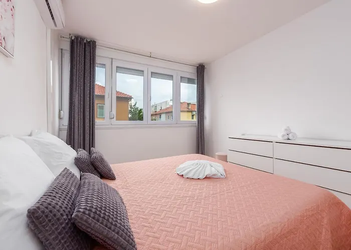 Апартаменты 12 O'clock *