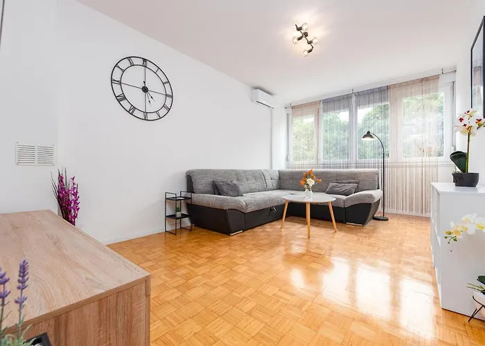 12 O'clock Апартаменты